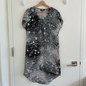 izzue Galaxy Gray Short Sleeves Dress